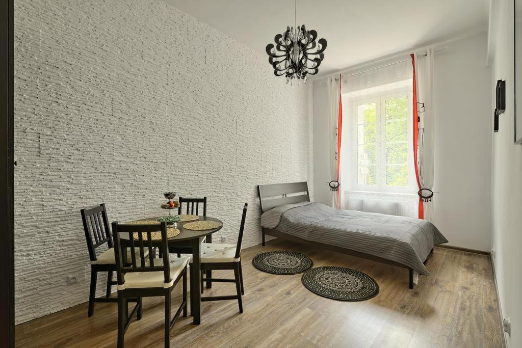 Apartament W Centrum :) Краков Экстерьер фото